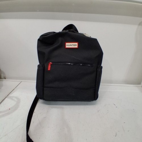 HUNTER TOP CLIP BACKPACK WITH LAPTOP POCKET - 16L - BLACK (STYLE: 1960981) image 2