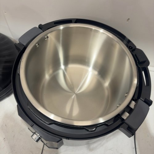 INSTANT POT 8-QUART 11-IN-1 MULTI-USE PRO CRISP + AIR FRYER PRESSURE COOKER - BLACK image 5
