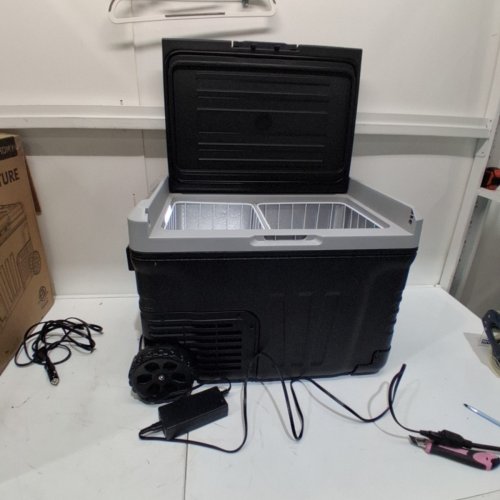 EUHOMY PORTABLE CAR REFRIGERATOR WITH WHEELS, 12V - 35L CAPACITY - BLACK (MODEL: CF003-35BL) image 4