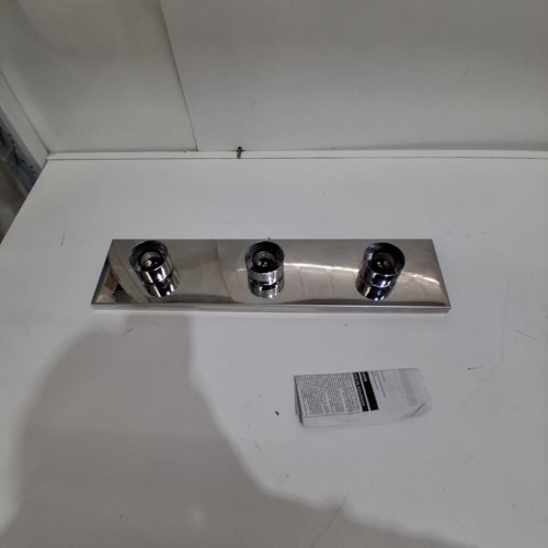 GLOBE CAMERON VANITY FIXTURE - SILVER (NO BLUBS) image 2