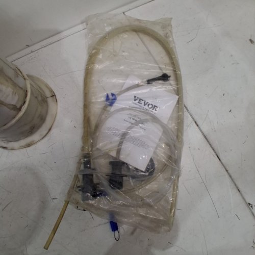 VEVOR MANUAL FLUID OIL EXTRACTOR - 6.5 LITERS/1.74 GALLONS - WHITE (MODEL: YS-087) image 5