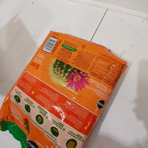 MIRACLE-GRO CACTUS POTTING MIX - 8.8L image 3