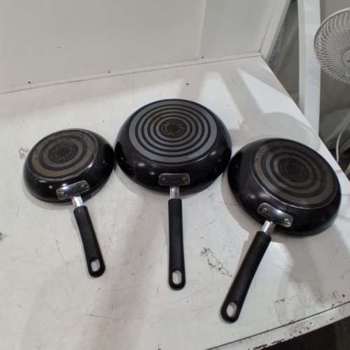 3PC T-FAL NON-STICK FRYING PANS - BLACK image 4