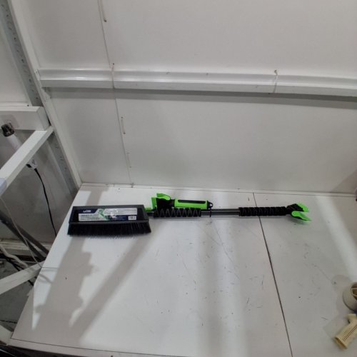2PC POLAR XTREME SNOW BRUSH AND SCRAPER WITH RUBBER SIDE - 58" - GREEN/BLACK (MODEL:1509988) image 2