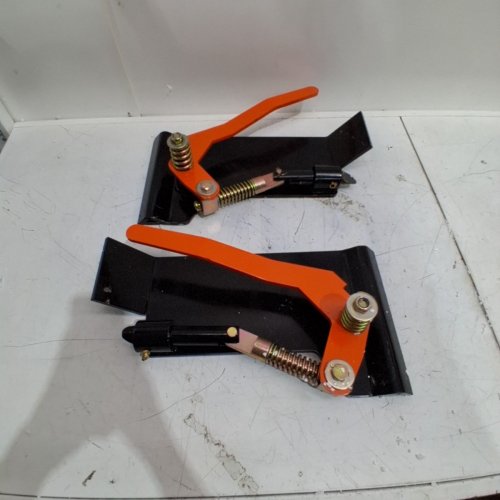 OKSTENCK SKID STEER QUICK ATTACH CONVERSION ADAPTOR - UNIVERSAL FIT - 3500LBS MAX - BLACK/ORANGE (MODEL : XK-CA-XC0084) image 2