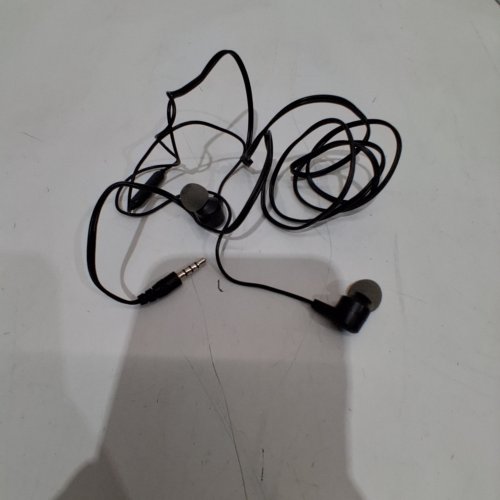 ONN WIRED IN-EAR EARBUDS WITH MICROPHONE - BLACK image 2