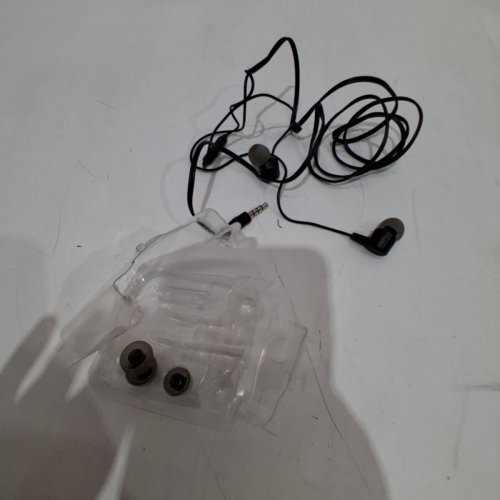 ONN WIRED IN-EAR EARBUDS WITH MICROPHONE - BLACK image 4