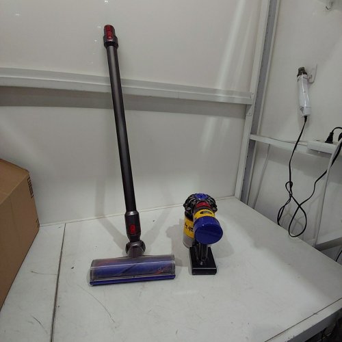 DYSON V8 ANIMAL CORDLESS STICK VACUUM image 3