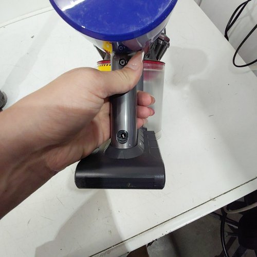 DYSON V8 ANIMAL CORDLESS STICK VACUUM image 5