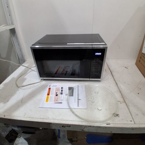 PANASONIC MICROWAVE OVEN - 1.1 CU. FT, 900W - BLACK AND STAINLESS (MODEL: NN-SU55QS) image 3