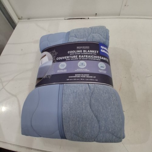 BERKSHIRE REVERSIBLE DOWN-ALTERNATIVE COOLING BLANKET - QUEEN - BLUE (MODEL: 1986200) image 2