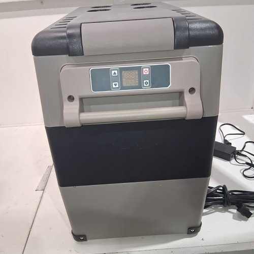 EUHOMY 12 VOLT CAR REFRIGERATOR- 35L - (MODEL:CF001) image 5