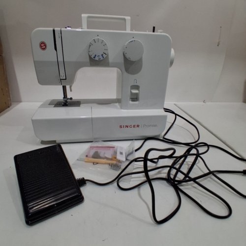 SINGER MECHANICAL SEWING MACHINE - WHITE - (MODEL: MX60) image 3
