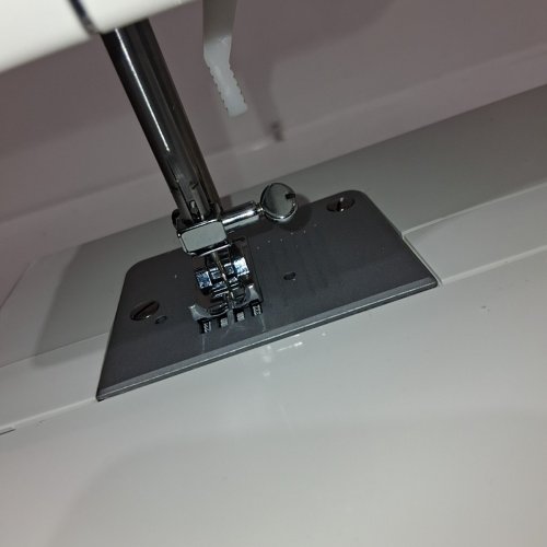 SINGER MECHANICAL SEWING MACHINE - WHITE - (MODEL: MX60) image 6