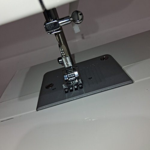 SINGER MECHANICAL SEWING MACHINE - WHITE - (MODEL: MX60) image 7