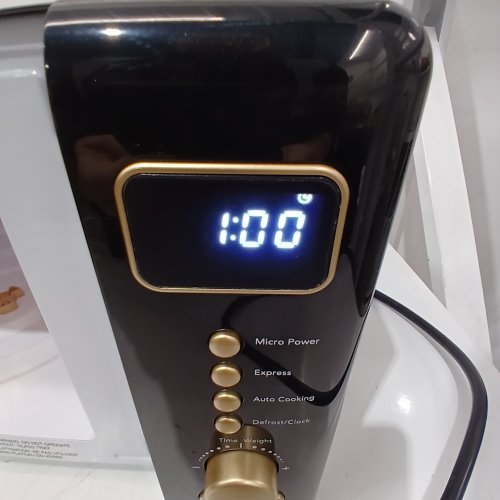 FRIGIDAIRE RETRO MICROWAVE OVEN - 0.7CU.FT - 700W - BLACK/GOLD (MODEL: EMW788-BLACKGLD) image 2