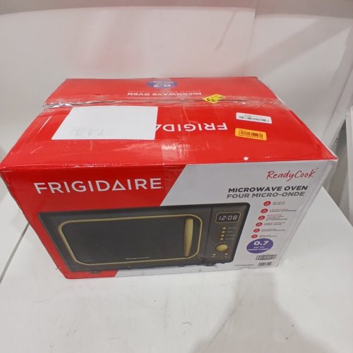 FRIGIDAIRE RETRO MICROWAVE OVEN - 0.7CU.FT - 700W - BLACK/GOLD (MODEL: EMW788-BLACKGLD) image 9