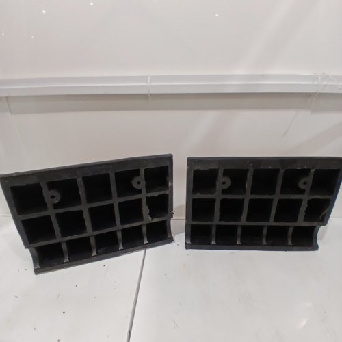 2PK VEVOR HEAVY DUTY RUBBER CURB RAMP 33069 LBS - 6" - BLACK (MODEL: KR-50) image 4