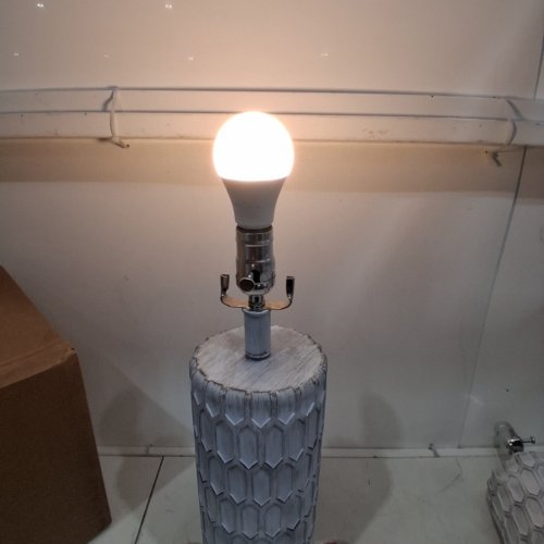 2PK SPCLSIM FARMHOUSE RUSTIC ANTIQUE TABLE LAMP - 26" - WHITE - (MODEL: TL401B) image 2