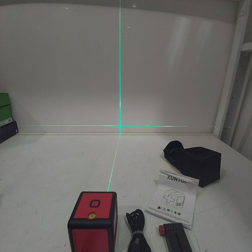 XUNTOP SELF LEVELING MAGNETIC GREEN CROSS-LINE LASER LEVEL - 100FT - RED / BLACK (MODEL: XQP031) image 2