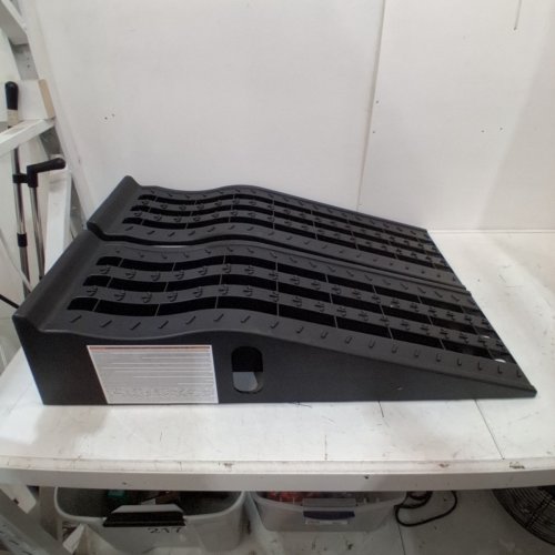 2PK AMAZON BASICS AUTOMOTICE / CAR LOADING RAMP - 3250LBA MAX PER RAMP - BLACK (MODEL : TD090343) image 2