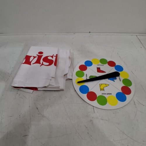 HASBRO CLASSIC TWISTER Party Game  - AGE 6+ 2-4 Players image 2
