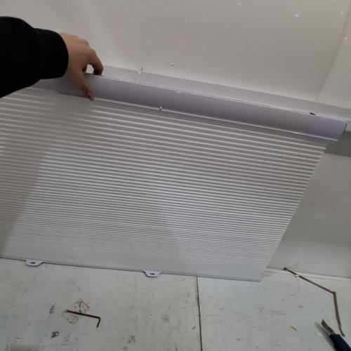 UNBRANDED CORDLESS VINYL BLINDS - 45" X 72" - WHITE image 3
