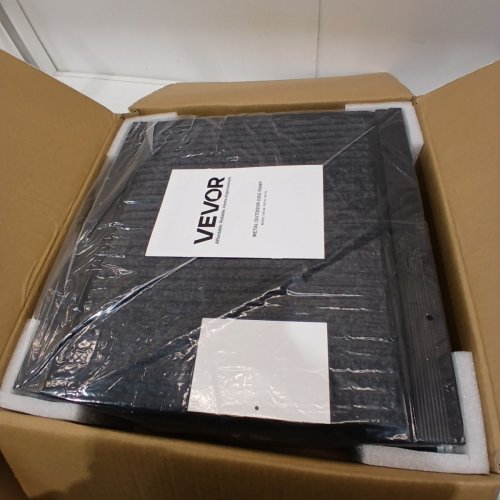 VEVOR METAL OUTDOOR VEHICLE DOG RAMP - 63" X 17" - BLACK (MODEL: 160*44) image 2