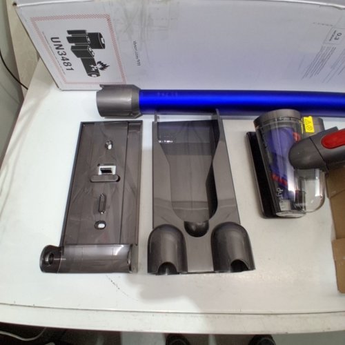 DYSON V11 CORDLESS 2-IN-1 STICK/HAND VACUUM CLEANER (MODEL: V11 SV28) image 6