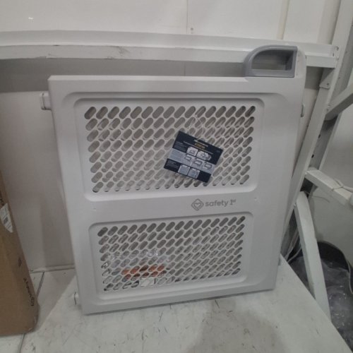 SAFETY 1ST LIFT, LOCK & SWING DUAL-MODE GATE - 28" - 42" X 26" - GREY (MODEL: GA048CWHOF1) image 2