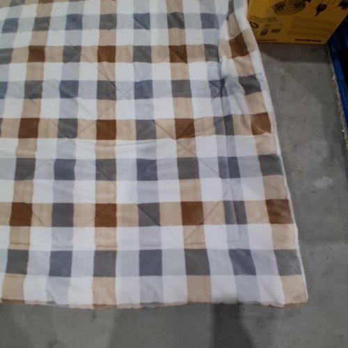 ROOTS HOME REVERSIBLE SHERPA COMFORTER - QUEEN - GREY/BROWN PLAID image 4