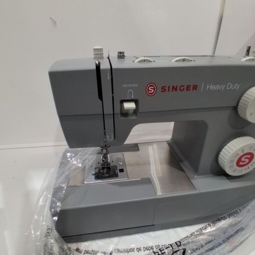 SINGER 4452 HIGH SPEED HEAVY DUTY SEWING MACHINE WITH ACCESSORIES - GREY (MODEL: 4452) image 4