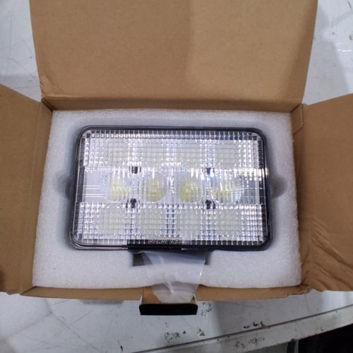 TIGER LIGHTS PLUG AND PLAY LED HI/LO SEALED BEAM HEADLIGHT FOR CASE/IH COMBINES - 4" X 6" - 60W - 3,500 LM - 24 V - CLEAR- CLEAR (MODEL: TL6080) image 3