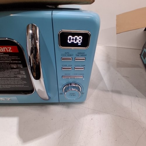 GALANZ RETRO-STYLE DIGITAL MICROWAVE OVEN - 0.7CU.FT - BLUE (MODEL: GLCMKZ07BER07) image 3