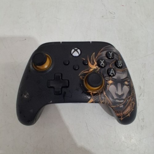 POWERA ADVANTAGE WIRED CONTROLLER FOR XBOX SERIES X|S WITH 3 TRIGGER LOCKS - FORTNITE MIDAS - (MODEL: XBGP0238-01) image 3