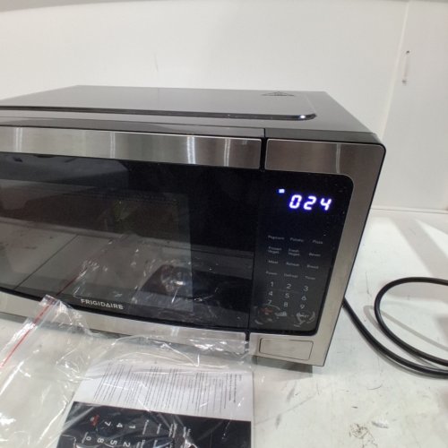FRIGIDAIRE COMPACT COUNTERTOP MICROWAVE OVEN - 1.1 CU.FT. - BLACK/SILVER (MODEL: EMW1134) image 3