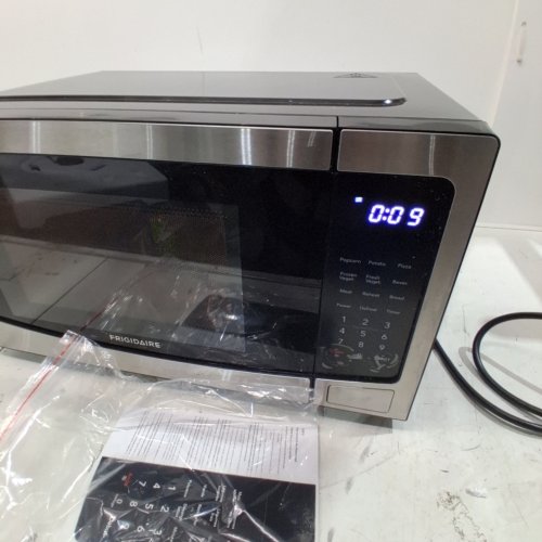 FRIGIDAIRE COMPACT COUNTERTOP MICROWAVE OVEN - 1.1 CU.FT. - BLACK/SILVER (MODEL: EMW1134) image 5
