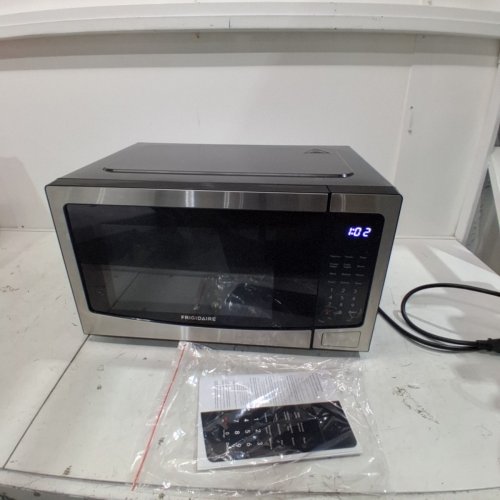FRIGIDAIRE COMPACT COUNTERTOP MICROWAVE OVEN - 1.1 CU.FT. - BLACK/SILVER (MODEL: EMW1134) image 6