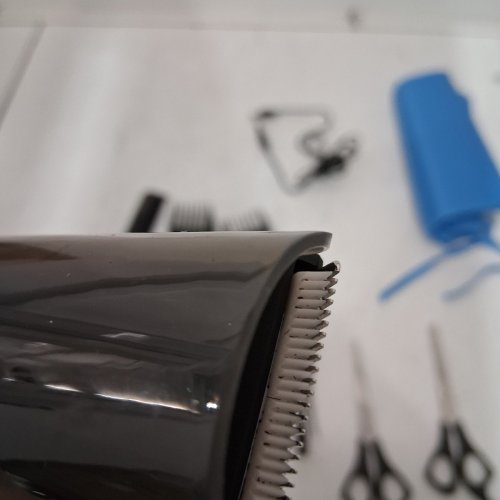 ENSSU AUTOMATIC VACUUMING HAIR CLIPPERS - BLACK - (MODEL:ES666G) image 5
