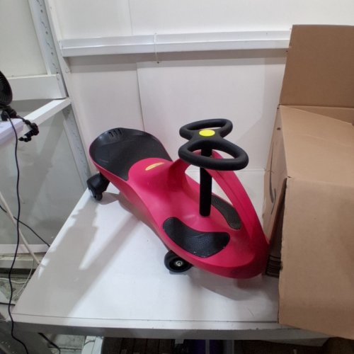 PLASMART PLASMACAR KIDS WIGGLE SWING CAR - PINK/BLACK image 2