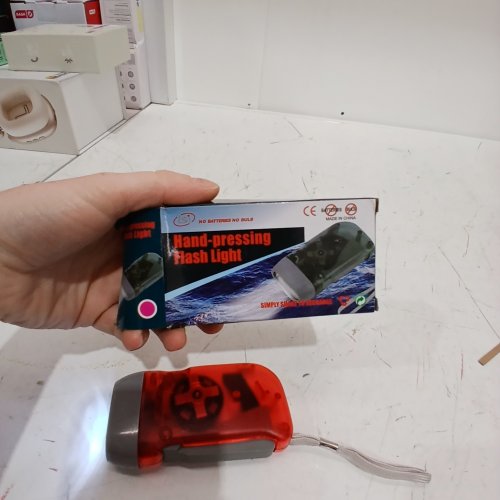HAND-PRESSING POWERED FLASHLIGHT - RED image 2