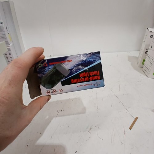 HAND-PRESSING POWERED FLASHLIGHT - RED image 4