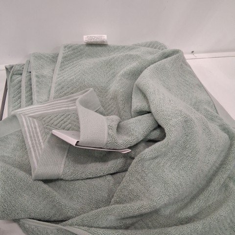 CARO HOME BATH TOWELS - 30" X 58" - GREEN (MODEL:1945885) image 2
