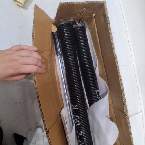 VEVOR GARAGE DOOR ELECTROPHORESIS COATED TORSION SPRINGS LEFT AND RIGHT WITH NON-SLIP WINDING BARS - 0.25" X 2" X 30" (MODEL: GZ-30) image 4