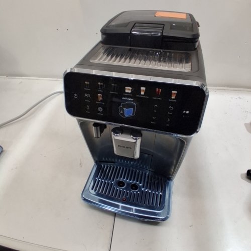 PHILIPS LATTEGO 5500 SERIES FULLY AUTOMATIC ESPRESSO MACHINE WITH BUILT-IN GRINDER - GREY CHROME (MODEL: EP5544/90) image 2