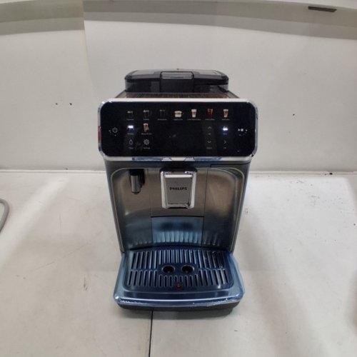 PHILIPS LATTEGO 5500 SERIES FULLY AUTOMATIC ESPRESSO MACHINE WITH BUILT-IN GRINDER - GREY CHROME (MODEL: EP5544/90) image 4