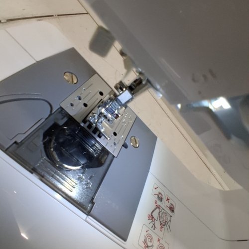 BROTHER LIGHTWEIGHT FULL-FEATURED ELECTRIC SEWING MACHINE - WHITE (MODEL: XM2701) image 3