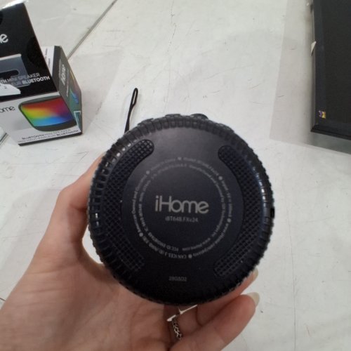 IHOME VERSAINSECT TOOTH SPEAKER WITH COLOR CHANGING LIGHTS (MODEL:IBT64BZ) image 3