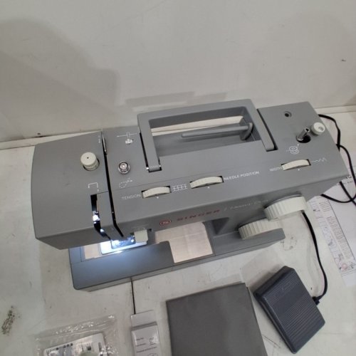 SINGER HEAVY DUTY PEDDLE OPERATED BUILT-IN NEEDLE THREADER SEWING MACHINE - 120 V, 0.7 AMP - GRAY (MODEL: 4452) image 5