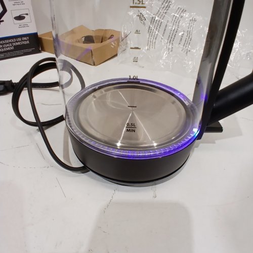 MAINSTAYS 1500W ELECTRIC KETTLE WITH AUTO SHUT OFF - 1.7L - CLEAR GLASS, BLACK (MODEL: MS-202725) image 2